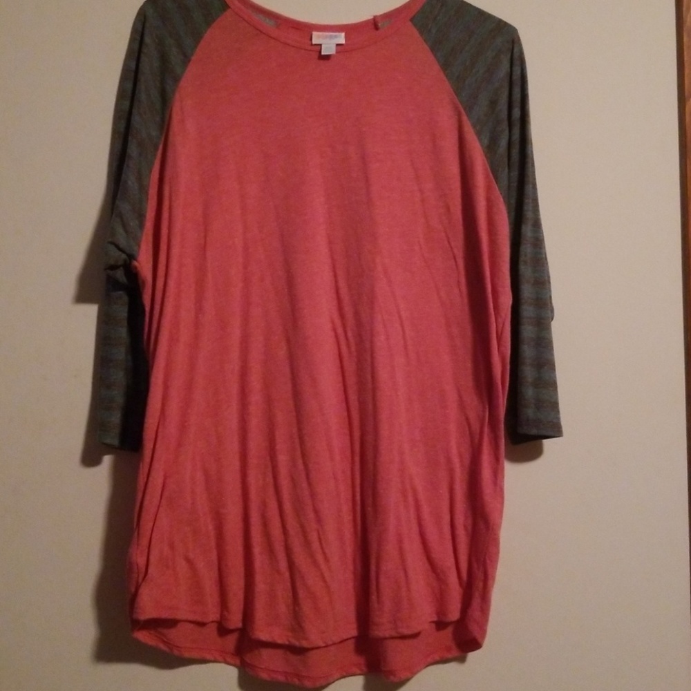 Salmon. Grey and teal randy t